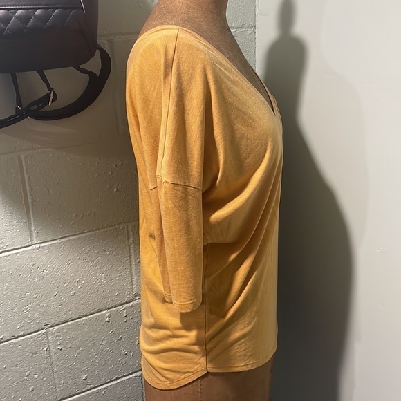 Express size small slouch v-neck tee in mustard yellow - Picture 2 of 4